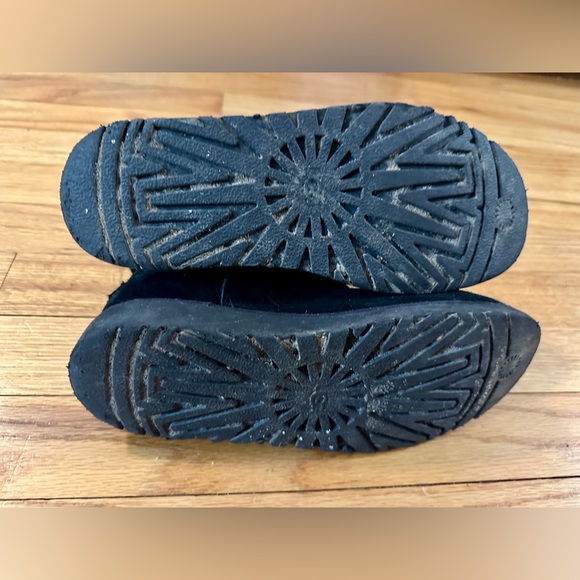UGG ankle boots - Picture 2 of 3